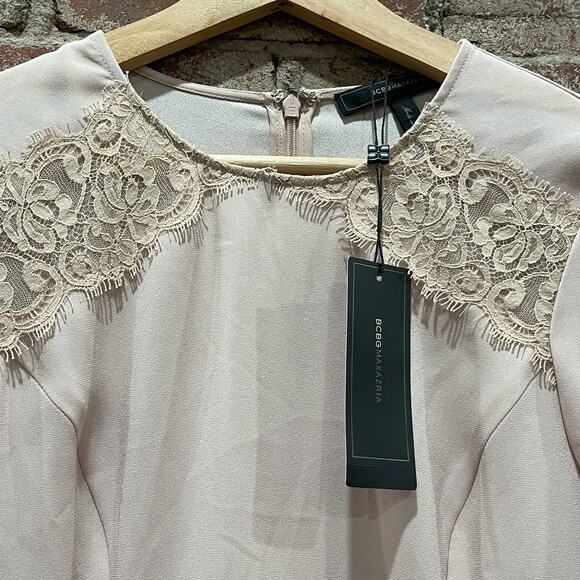 NWT BCBGMAXAZRIA NWT Gabi Dusty Pink Bell Sleeve Romper Size 2 - Picture 5 of 9